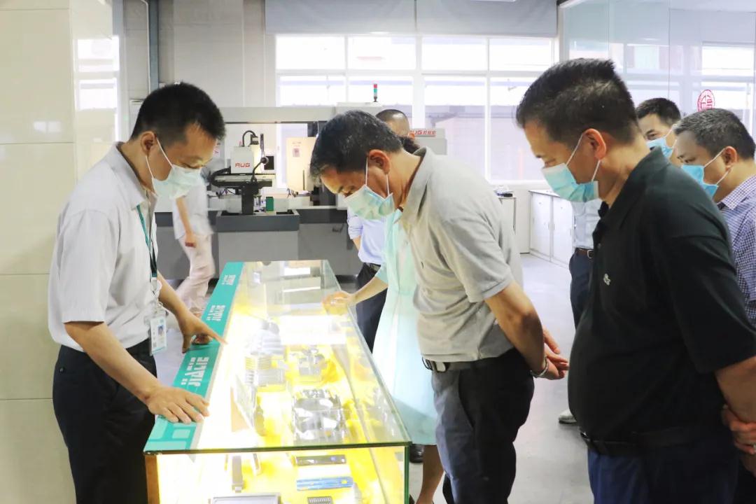 ��������������ҵ�������ᶨ��ҵ����ͬı��չ